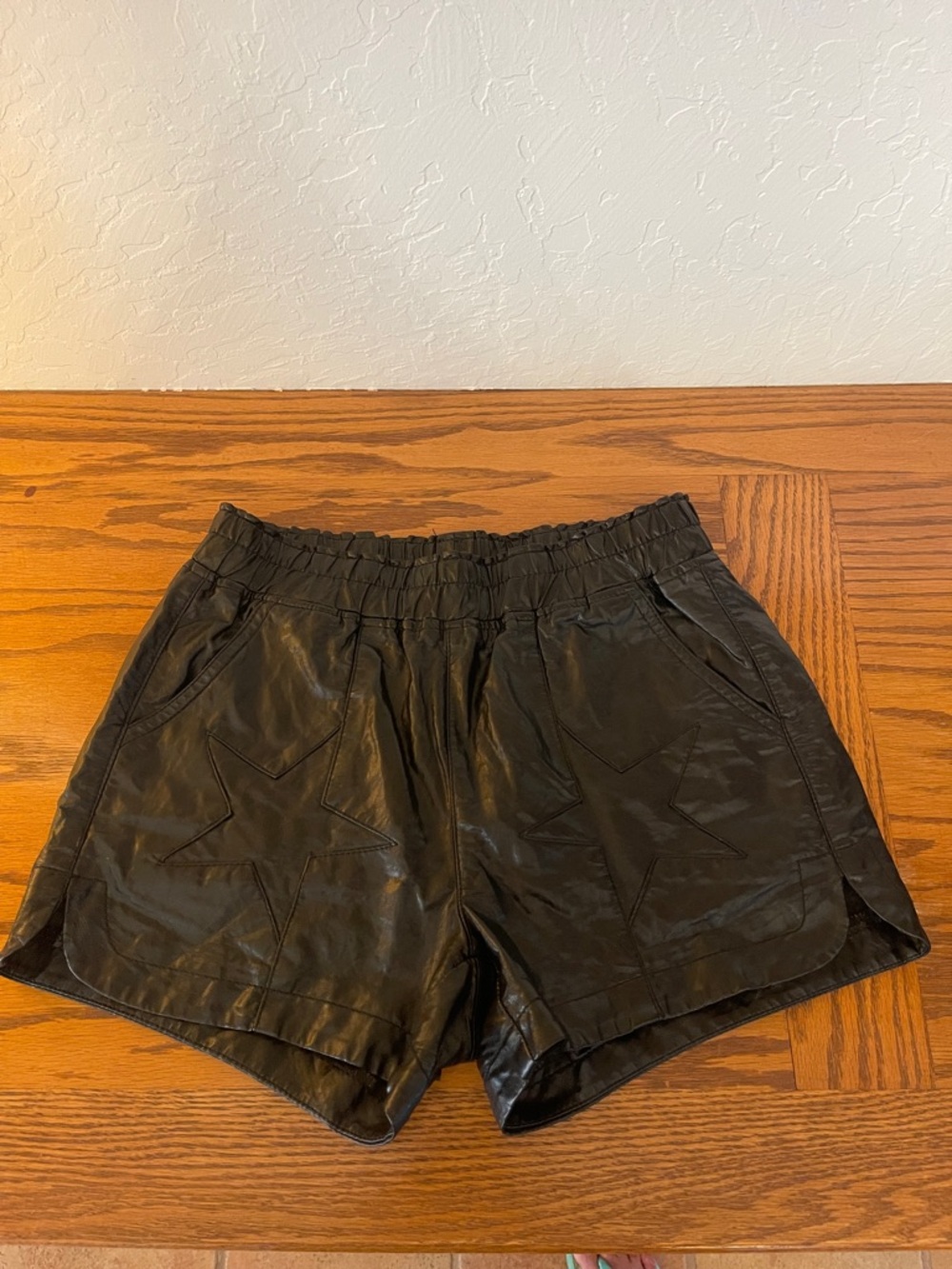 Vegan leather  Black Star Patch Elastic Waist Shorts size 28